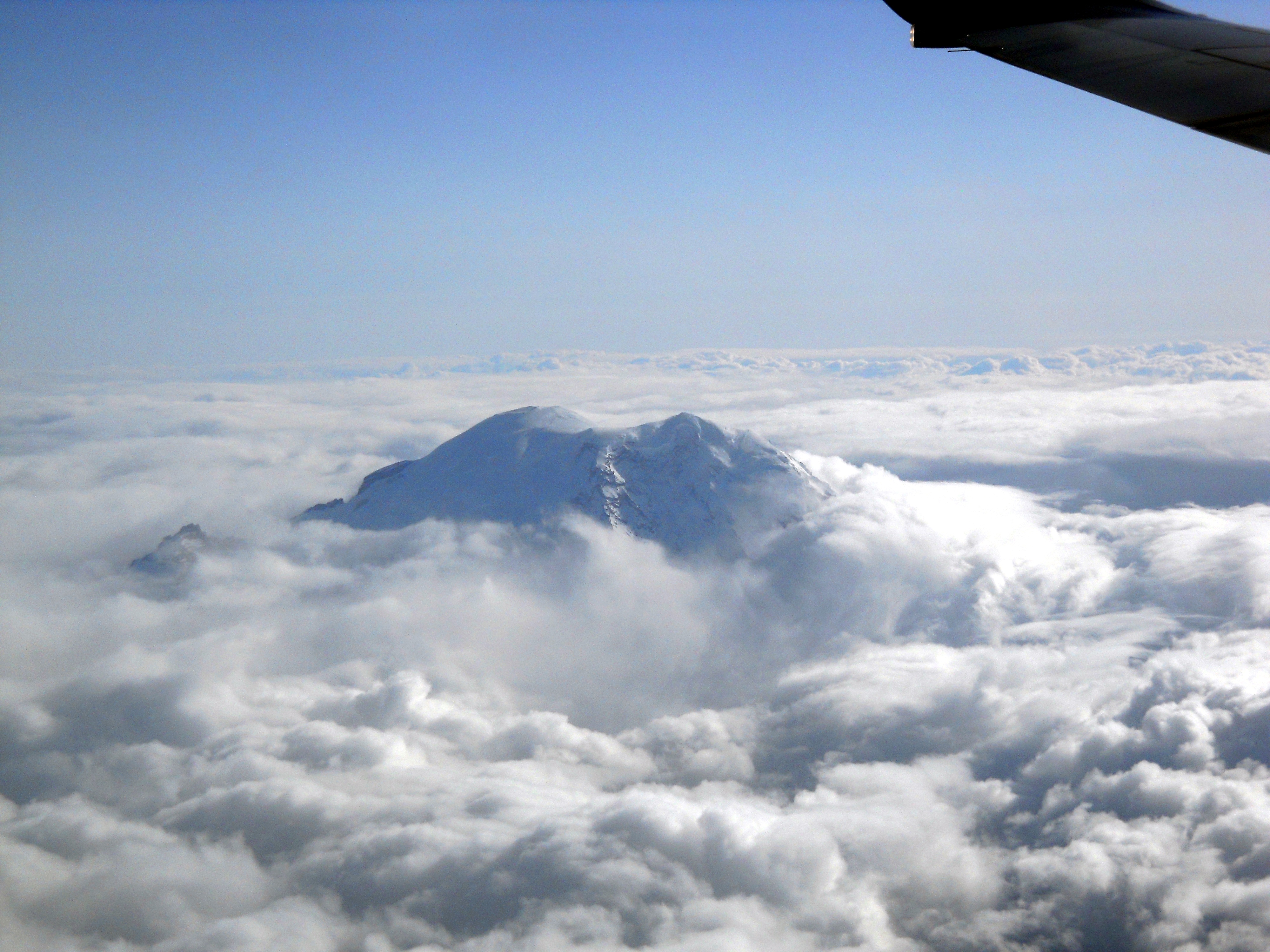 Flying Into Seattle